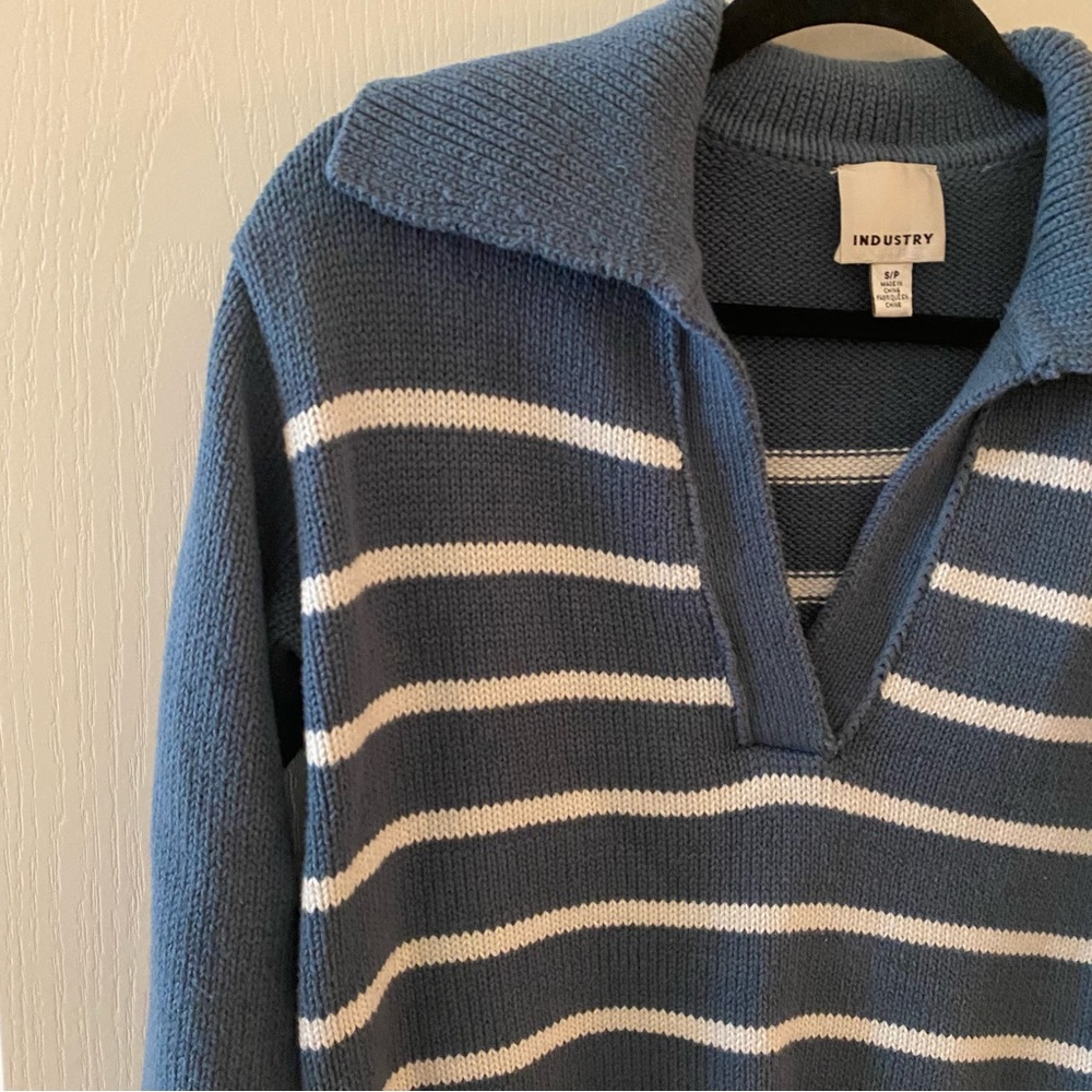 INDUSTRY Johnny Collar V-Neck Striped Sweater in Blue & White - S